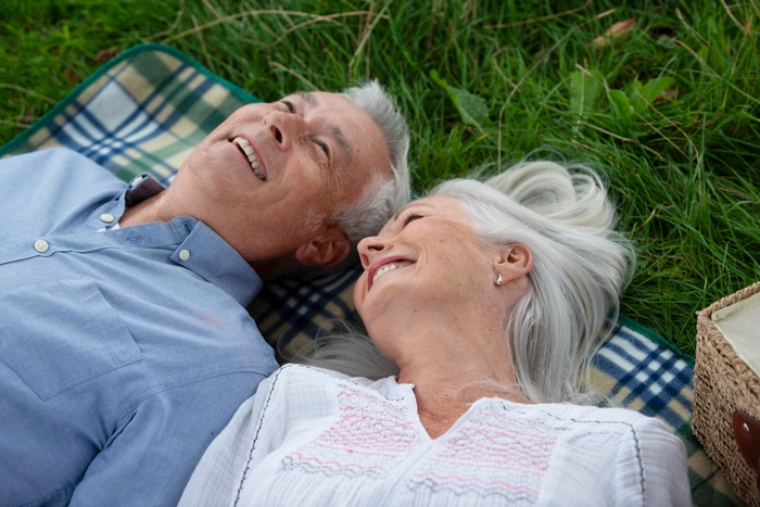 Dating During Clearwater’s Busy and Rainy Seasons