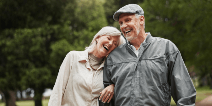 5 Signs That a Man Likes You